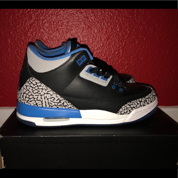 Jordan 3 Retro BG Sz 5 youth - Picture 3 of 5